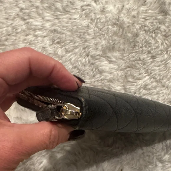 Chanel Black Quilted Leather Wallet - Picture 10 of 17